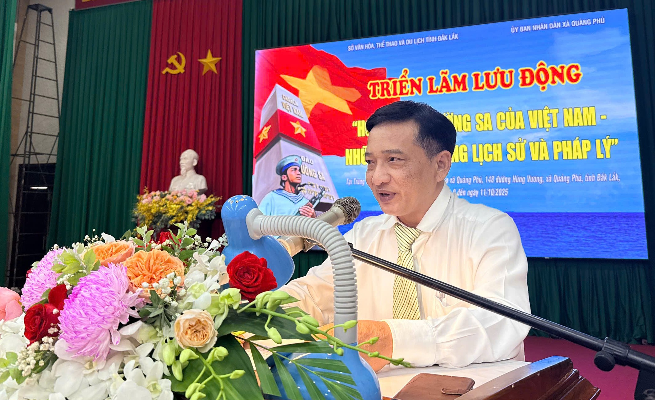 Ông Nguyễn Quốc Hiệp - Phó Giám đốc Sở Văn hóa, Thể thao và Du lịch, Trưởng Ban Tổ chức Triển lãm phát biểu bế mạc Triển lãm